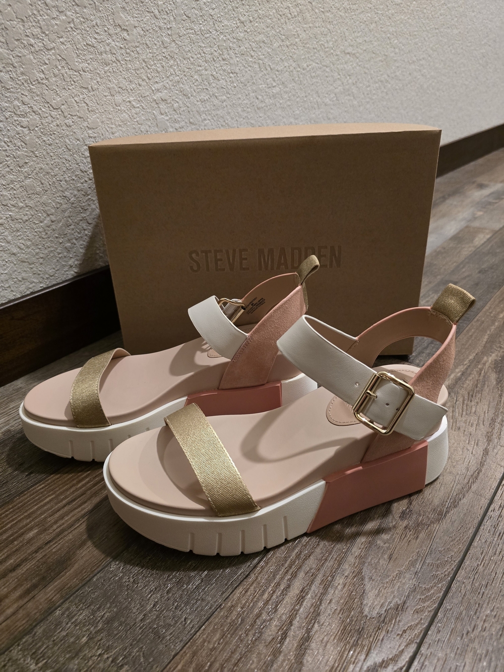 Steve Madden Pink & Gold Platform Sandals - Women's